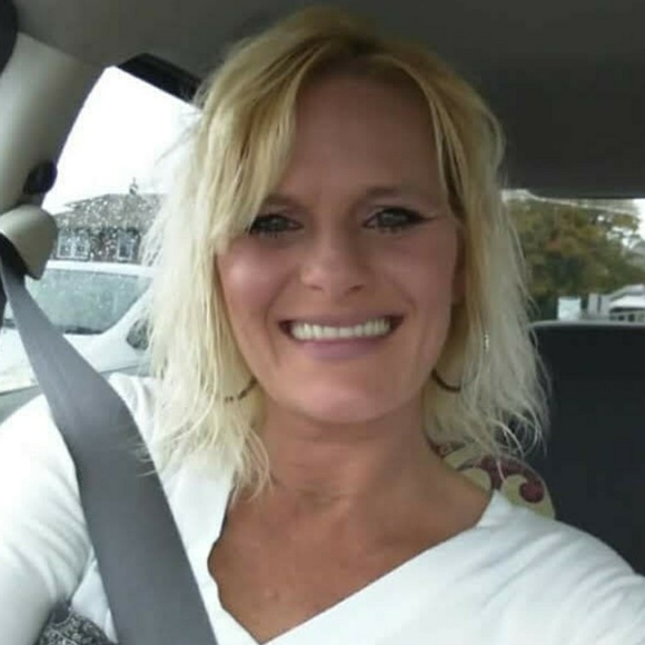 Meet your Posher, Sabrina - Picture 1 of 8